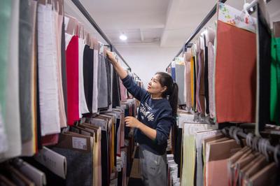 服裝業(yè)向“新”而行 從元宇宙旗艦店到工廠(chǎng)合伙人，解碼紡織品研發(fā)新范式